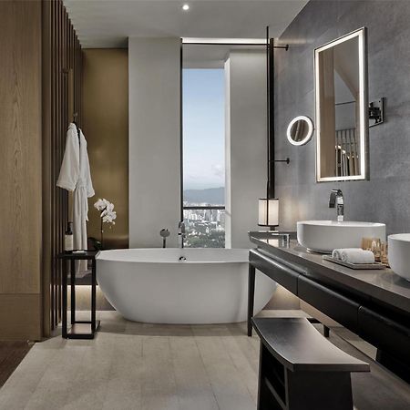 Отель Park Hyatt Куала-Лумпур Экстерьер фото